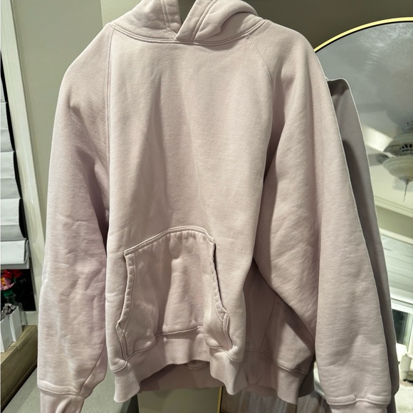Aritzia Tops - Aritzia Soft Blush Sweatshirt